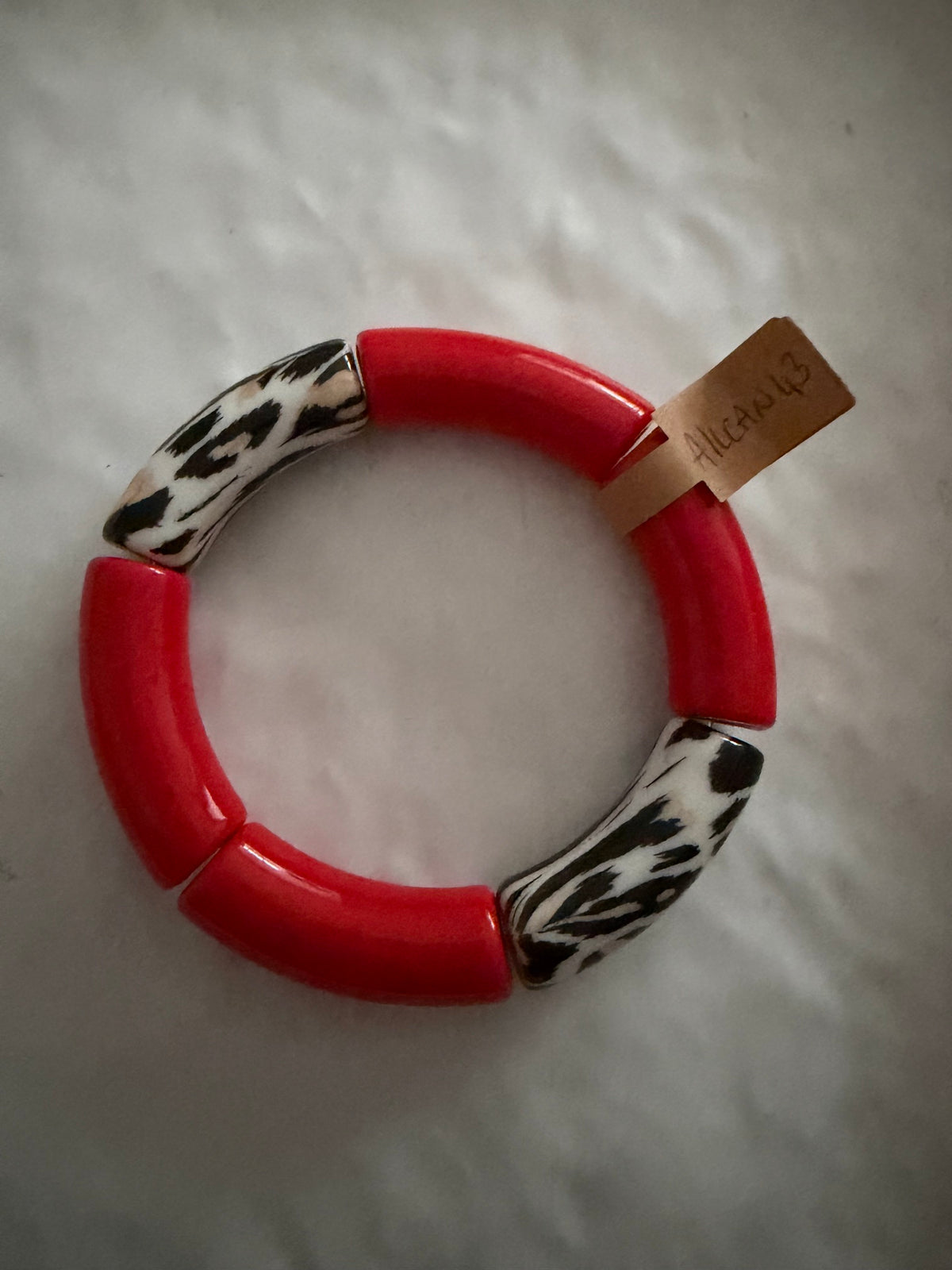 A_Bracelet rouge et léopard